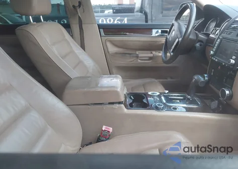 2004 Volkswagen Touareg V8 из США, поврежденный, VIN WVGCM77L24D061029